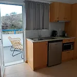 شقة Corafili