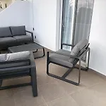 شقة Corafili