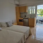 شقة Corafili
