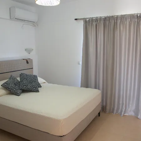 Corafili Apartament *