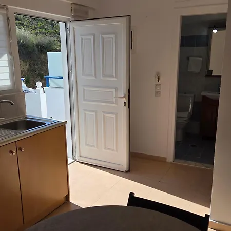 Corafili Apartman Kiotári